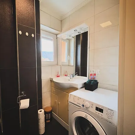 Apartment R&s *
